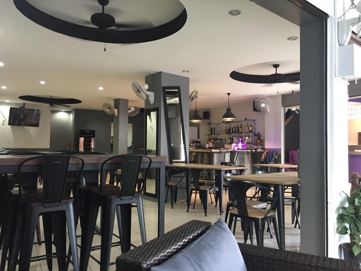 C&C Residence Bistro Restaurant Патая Екстериор снимка